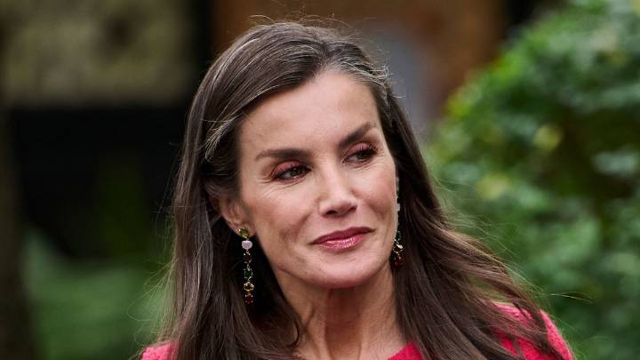 Queen Letizia recycles back-baring dress from 4 years ago