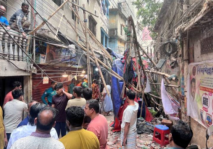 4 dead as 5.7 quake jolts Bangladesh; tremors felt across West Bengal