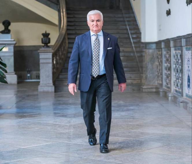 El Ayuntamiento y Endesa incorporan la tecnología de DEBOS al proyecto eCityGranada