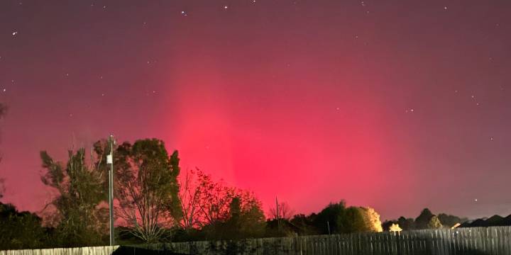 Northern lights spotted over South Mississippi skies
