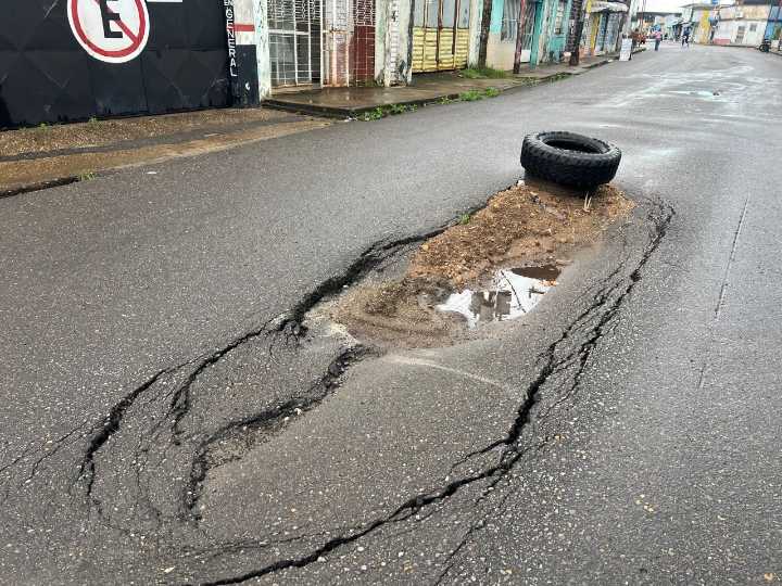 Socavamiento empeora en la calle Carvajal del sector La Manga
