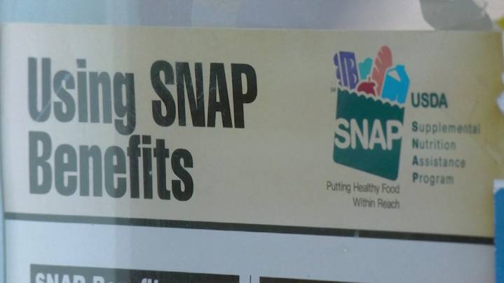 Fort Worth volunteer helps keep tables full, as SNAP benefits paused and food insecurity rises