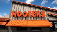 Hooters to be revamped as original owners, franchisees reclaim company