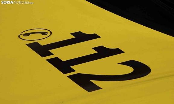 Herido un joven transportista por la colisión entre su vehículo y un turismo parado en la A