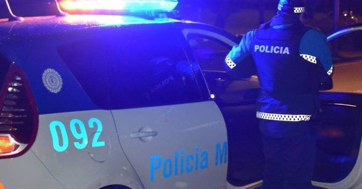 Un conductor drogado se salta un semáforo en rojo mientras veía una película en el coche en Valladolid