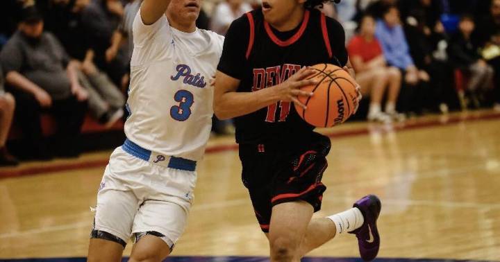 River Valley boys basketball wins tight matchup against MALC