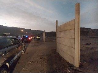 MUNICIPALIDAD DESTRUYE CERCOS ILEGALES EN TERRENOS DE LA SNB