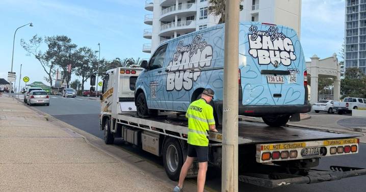 Bonnie Blue's 'Bang Bus' pulled over by cops hunting for 'wanted man'