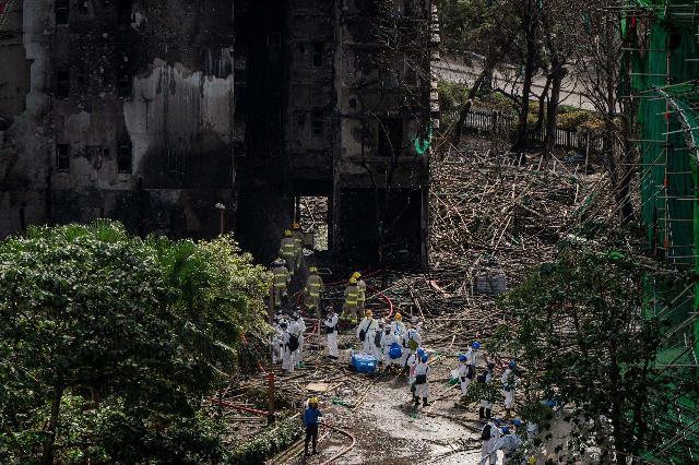 Hallan con vida a 144 desaparecidos del incendio en Hong Kong; 150 no han sido ubicados