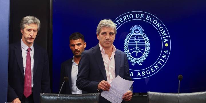 ¿Nueva tensión?: hay dudas en el equipo económico sobre la capacidad de pago de las provincias que se endeudan en el exterior