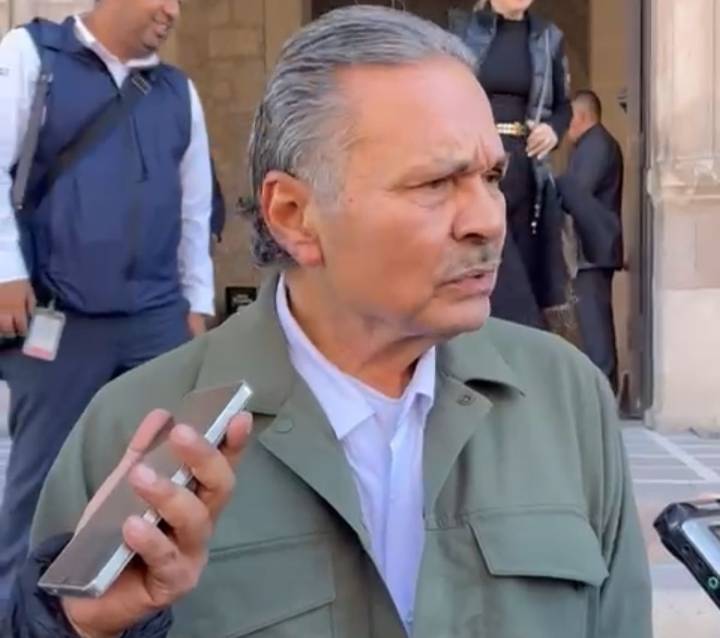 Llega titular nacional del Infonavit a Palacio 