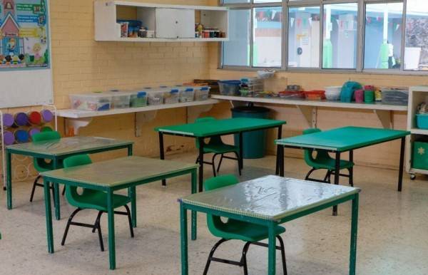 Más de 10 mil estudiantes regresan a clases tras jornada violenta