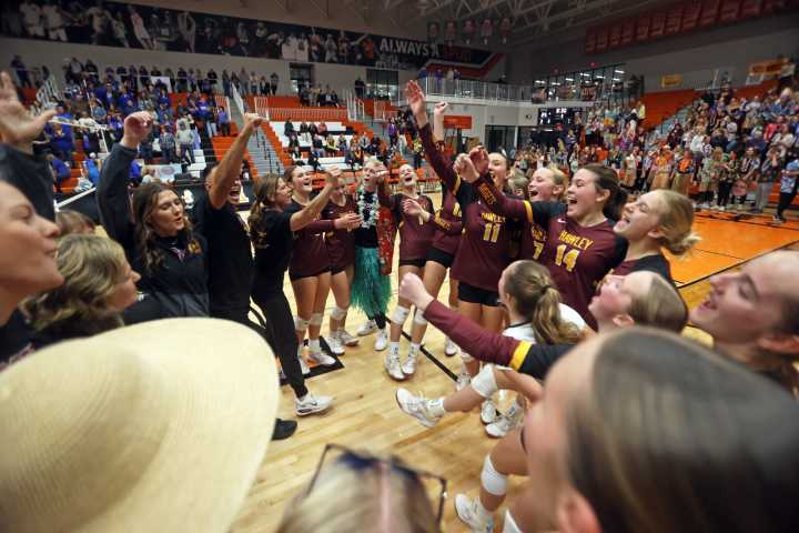 Hawley sweeps Wadena-Deer Creek to repeat as Section 8AA volleyball champs