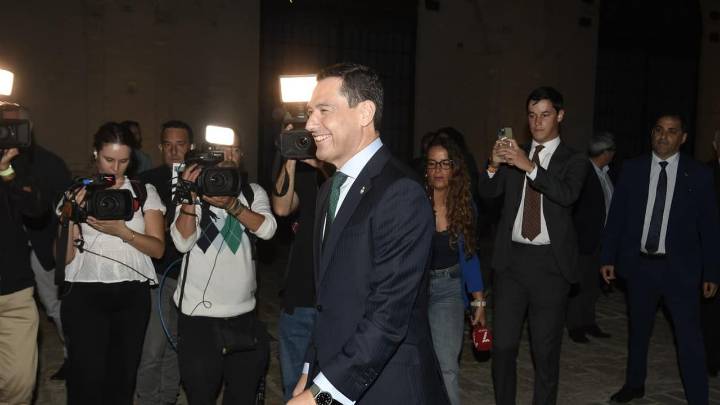 La presentación del libro de Juanma Moreno, en imágenes