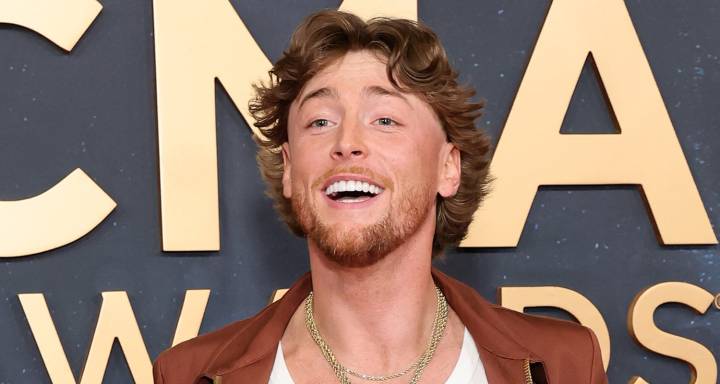 Bailey Zimmerman Flashes His New Teeth at CMA Awards 2025 | 2025 CMA Awards, Bailey Zimmerman, CMA Awards