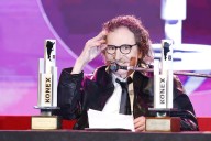 ¡Brillante! El astro del rock argentino recibió el galardón mayor de los premios Konex