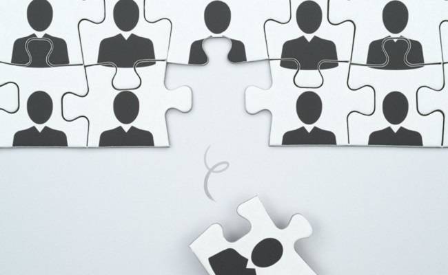 Layoffs Surge! The 'Low Hire, Low Fire' Era Is Over