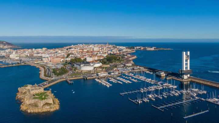 A Coruña supera los 250.000 habitantes y alcanza su cifra de población más alta en décadas