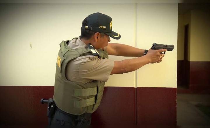 Fábricas extranjeras cuestionan transparencia en compra de 31,045 pistolas para la PNP