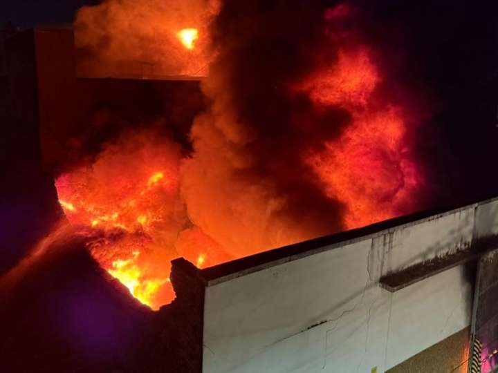La desesperación de la familia que se quedó sin casa por el incendio en Lomas de Zamora: "Perdí todo"