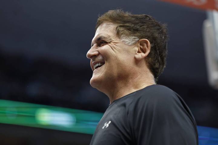Mark Cuban says Mavs won't trade Anthony Davis because 'we want to try to win'