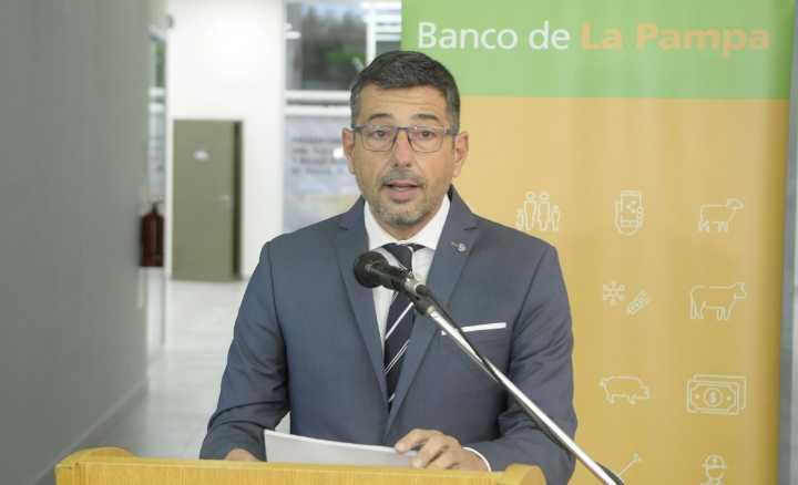 Los pampeanos compran 10 millones de dólares al mes en el Banco Pampa