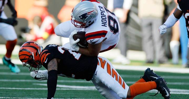 Patriots extend win streak to 9, overcome early deficit in 26