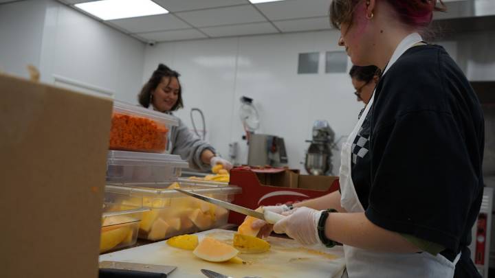 SNAP recipients turn to local food banks as monthly benefits are delayed