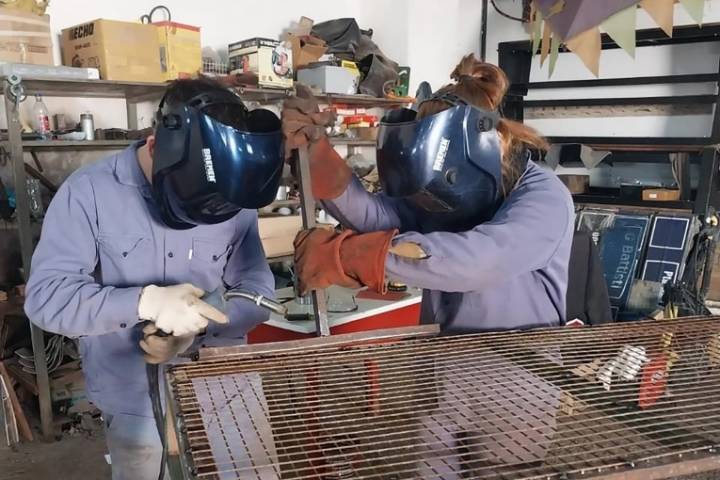 Docentes temen por posible desfinanciamiento de escuelas técnicas en 2026