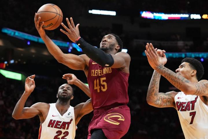 NBA fines Cavaliers $100,000 for resting All-Stars Mitchell and Mobley – Winnipeg Free Press