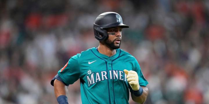 Leody Taveras Orioles free agent contract