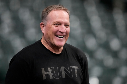 Milwaukee’s Pat Murphy wins NL Manager of the Year for the second straight year