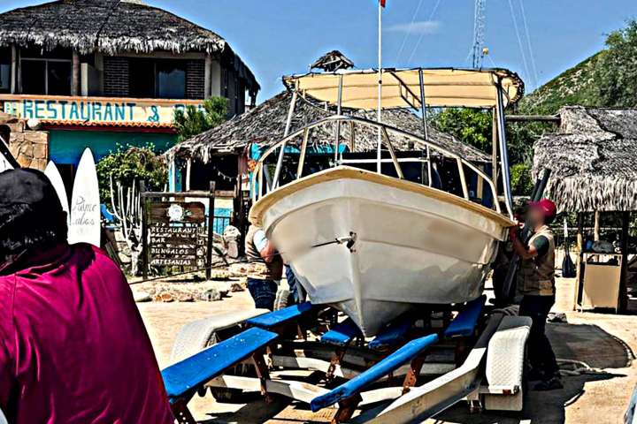 Decomisan embarcación que hacía actividades turísticas, sin autorización, dentro de Cabo Pulmo 
