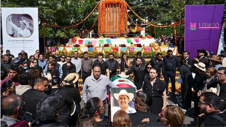 Mexico: Uruapan Mayor killed during Day of Dead festivities, Cartel link suspected