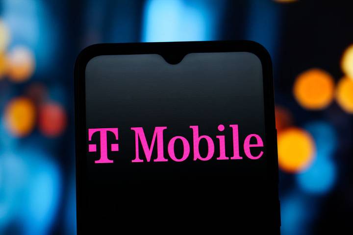 Best T-Mobile Holiday Deals 2025: Save Up to $1000 on Apple, Samsung