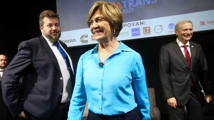 Presidenciales: La derecha debate el "voto útil" ante un escenario de triple empate