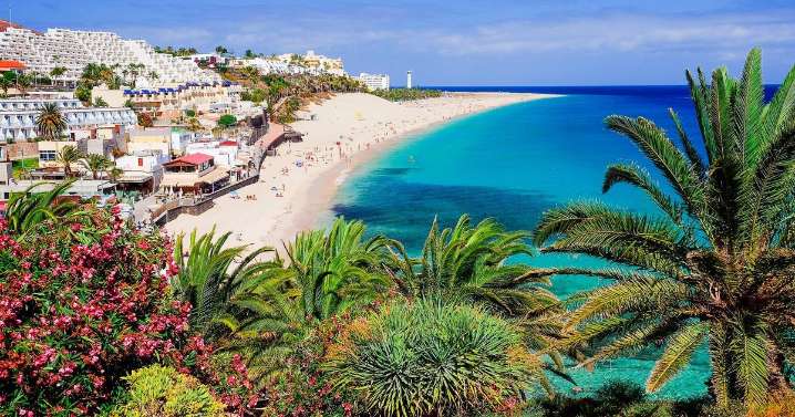 Edinburgh Ryanair flights to popular destination with 22C heat in December from £17