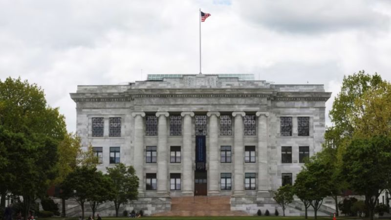 Investigan explosión aparentemente "intencional" en un edificio de la Universidad de Harvard; no hay reporte de heridos