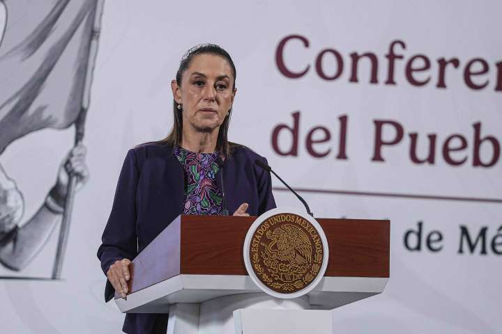 Tras asesinato de Carlos Manzo, mueven mañanera a Palacio Nacional