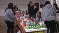 Five friends give out free food to folks for Thanksgiving in Monroe County