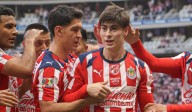 ¡Cuidado con el Rebaño! Chivas aplasta a Rayados en el Akron con gol del Chicharito incluído