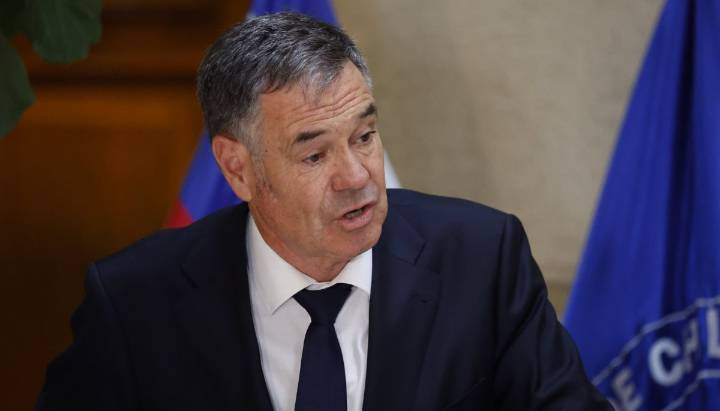 Presidente del Senado pone en duda su apoyo a Kaiser en eventual segunda vuelta: "Yo no quiero fanáticos"