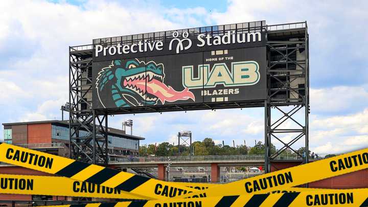 UAB Football Player Arrested For Stabbing 2 Teammates Hours Before Game, Univ. Says