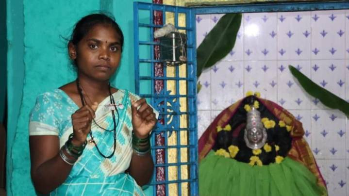 Las jóvenes entregadas a los dioses que quedan atrapadas en una vida de explotación sexual