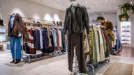 La famosa marca de calzado (con tiendas en toda España) que ahora se pasa a la ropa compitiendo directamente con Zara y Mango: "Mucho diseño, estilo y originalidad"