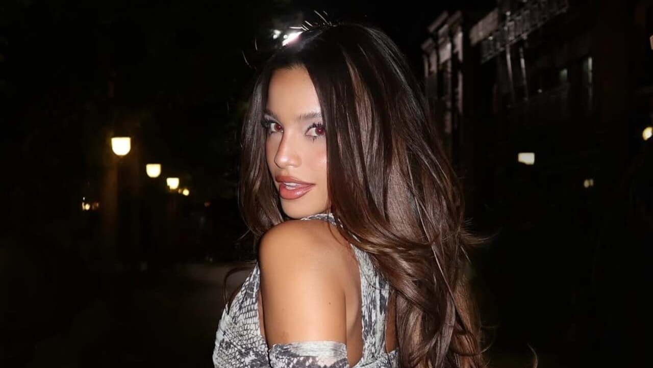 «Siempre»: Emilia Mernes sorprendió a sus fans con un detalle que no puede faltar en su cartera