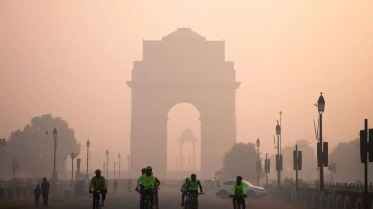 Delhi's Air Remains In 'Very Poor' Category With Persistent Smog India News