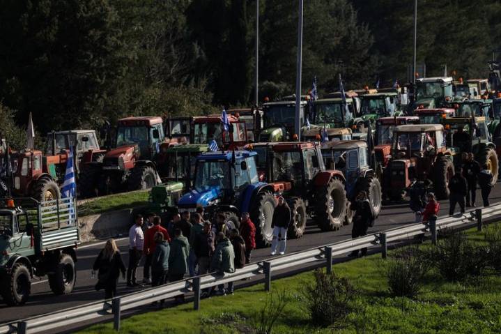 Greek farmers clash with police in protests over delayed EU farm subsidies