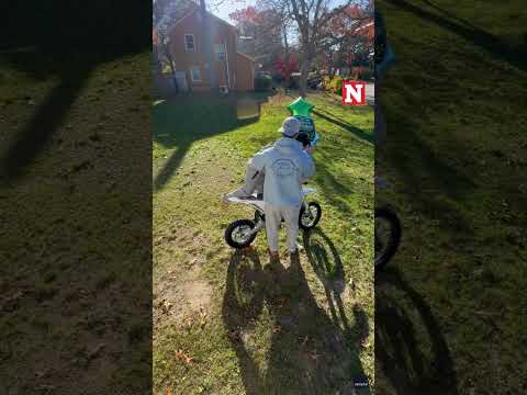 Teen’s Electric Bike Surprise Gets Hilarious Reaction