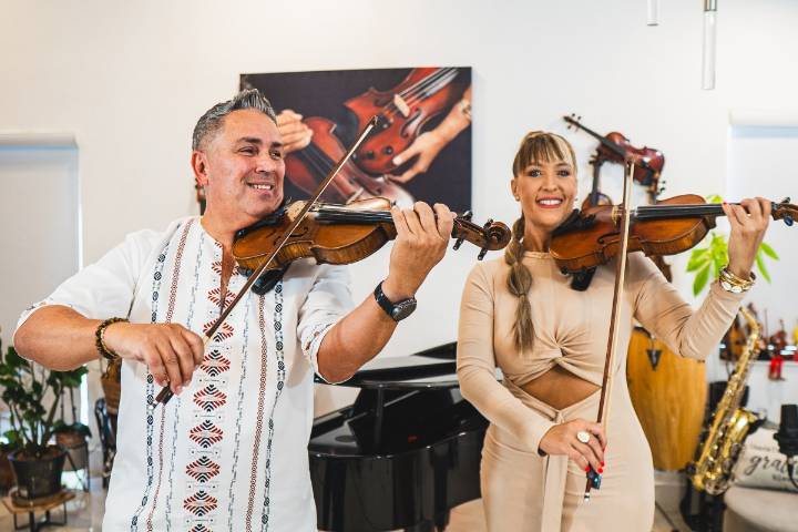 Tania y Abraham, violines clásicos con influencias de yoruba